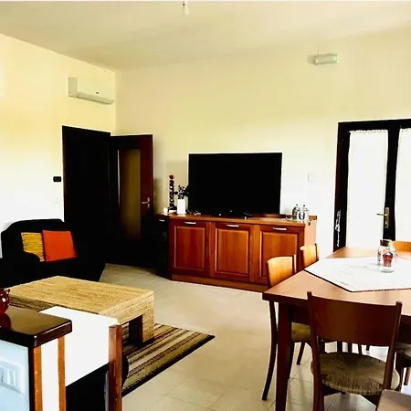 Holiday home Casetta Rossa Nel Parco Del Delta Del Po Porto Viro