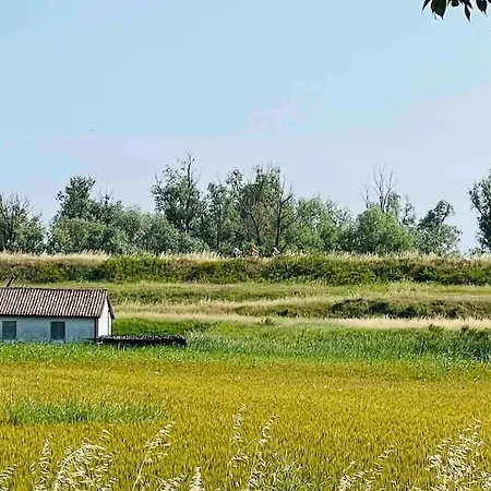Casetta Rossa Nel Parco Del Delta Del Po