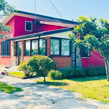 Casetta Rossa Nel Parco Del Delta Del Po Holiday home *