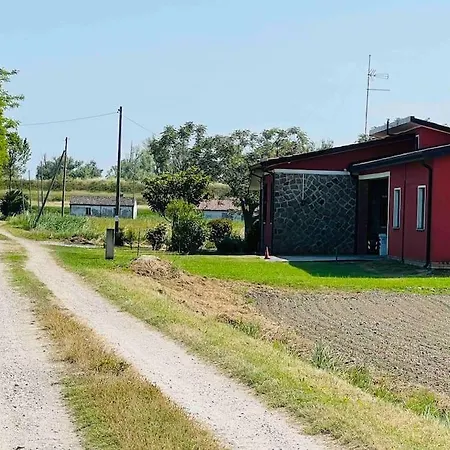 Casetta Rossa Nel Parco Del Delta Del Po Holiday home
